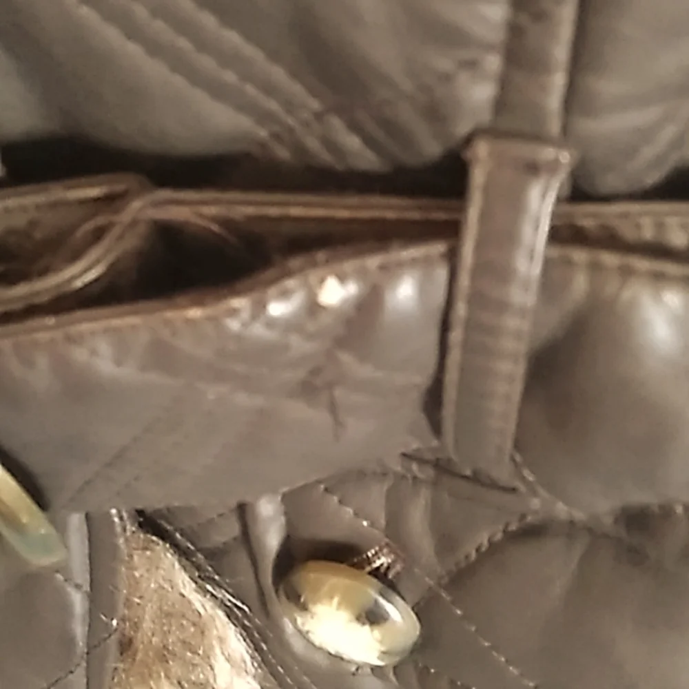 Daytrip Medium Black Vinyl Jacket wit Faux Fur - Picture 8 of 8